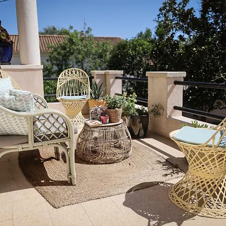 La Reveuse - Paula Holiday home Istres